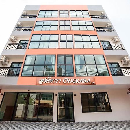 Ongkara Near Bts Thonglor 호텔 방콕 외부 사진